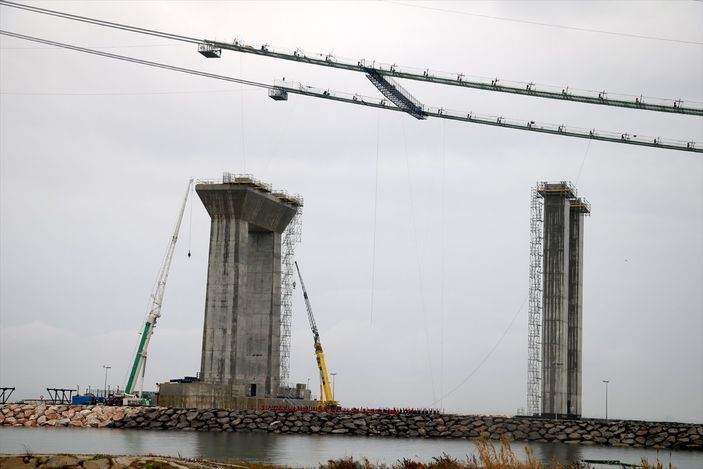 Çanakkale Boğazı, köprü çalışmaları nedeniyle gemi geçişlerine kapatıldı