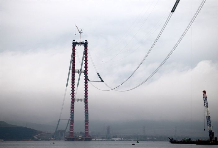 Çanakkale Boğazı, köprü çalışmaları nedeniyle gemi geçişlerine kapatıldı