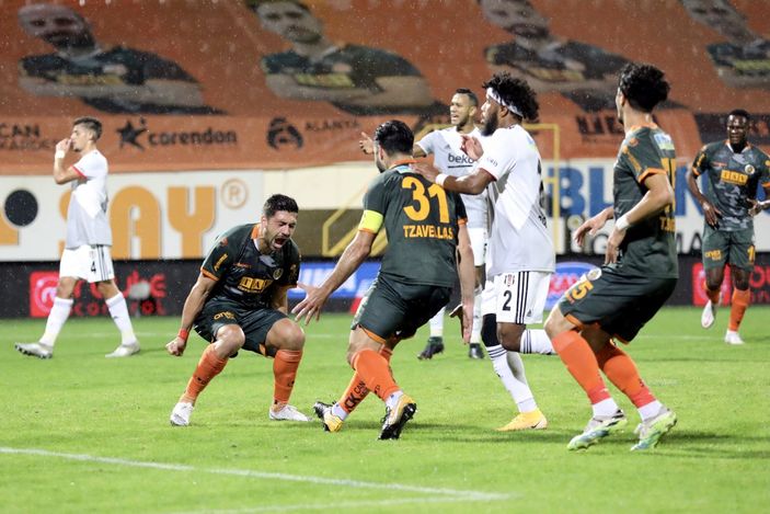 Beşiktaş, Alanyaspor'a deplasmanda kaybetti