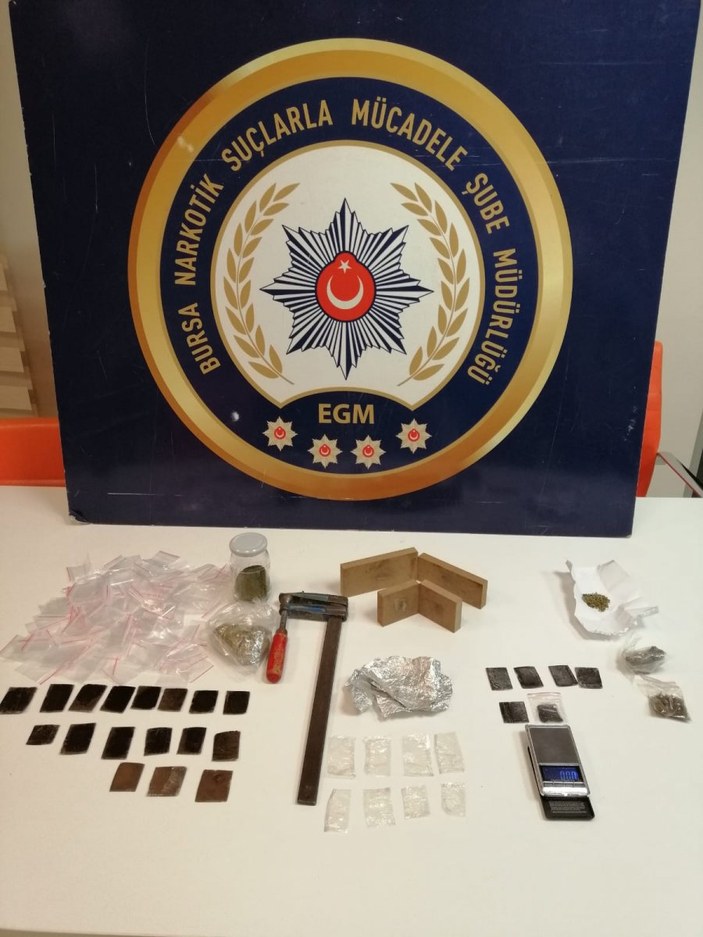 Bursa'da uyuşturucu ticareti yapan 2 kişi gözaltına alındı