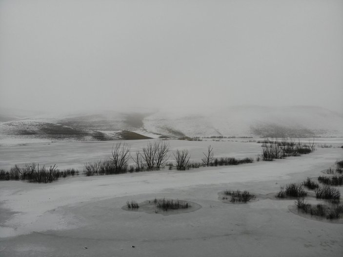 Kars’ın soğuğu barajı dondurdu