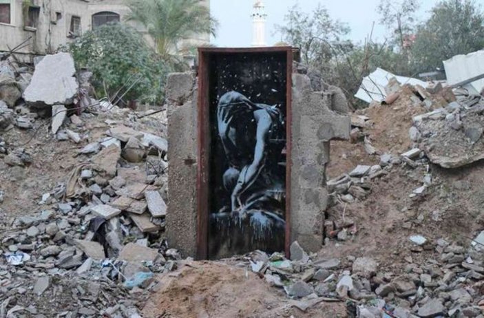 Banksy kimdir? Duvar ressamı Banksy gerçek adı nedir? Banksy duvar resimleri..