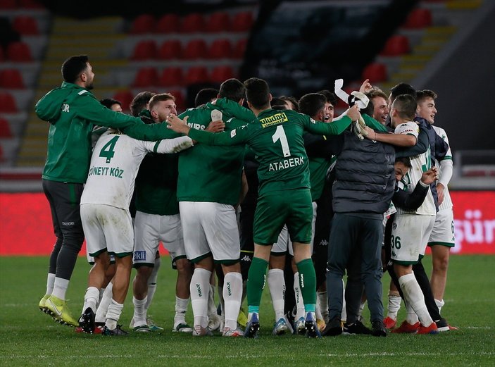 Göztepe'yi uzatmalarda yenen Bursaspor, Türkiye Kupası'nda son 16'da