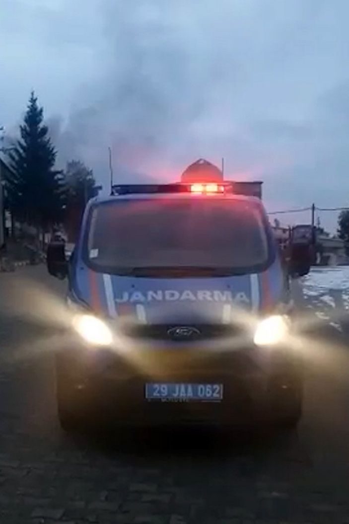 Gümüşhane'de Jandarma'dan köy köy gezip 'misafirliğe gitmeyin' uyarısı