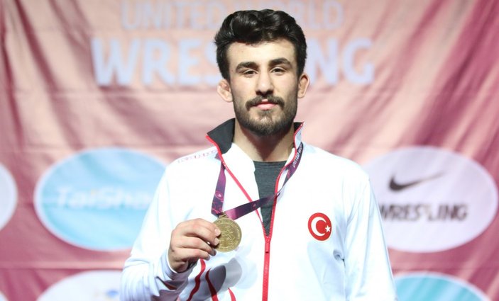 92 kiloda milli güreşçi Erhan Yaylacı, bronz madalya kazandı