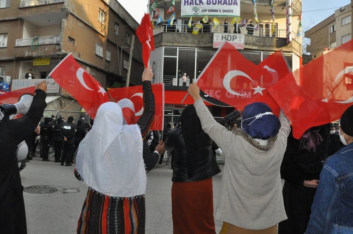 HDP, Şırnak'ta annelerin sesini müzikle bastırmaya çalıştı