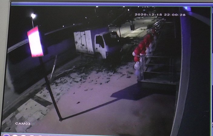 Denizli'de sürücüsüz kamyonun kaza anı