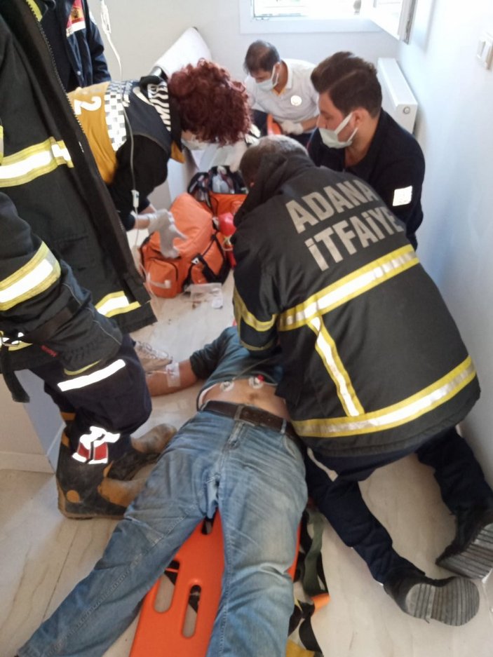 Adana'da asansörde sıkışan işçi, kalp masajıyla hayata döndü