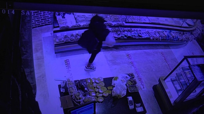 İstanbul'da dezenfektan sıkma bahanesiyle sadaka kutusunu çaldılar