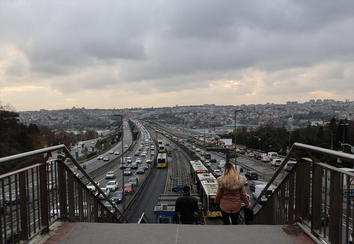 İstanbul'da kısıtlama öncesinde trafik yoğunluğu arttı