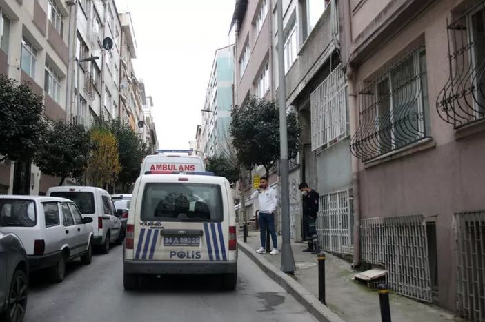 d Senarist Alper Alpözgen, arkadaşının evinde ölü bulundu