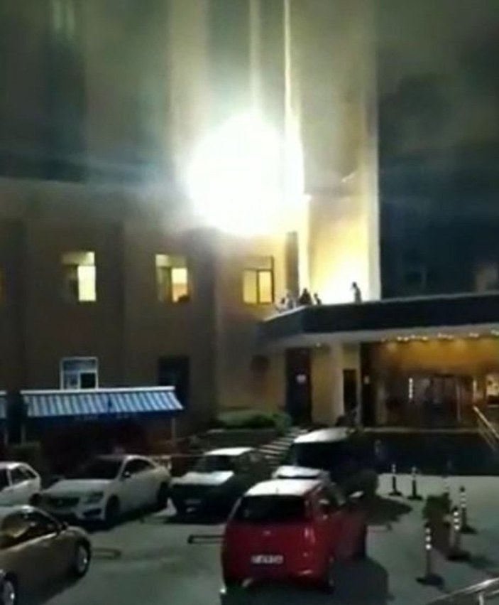 Gaziantep'teki yangında sağlıkçılar, camları kırıp hastaları kurtarmaya çalıştı