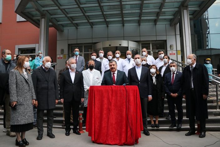 a Fahrettin Koca ve Abdulhamit Gül'den Gaziantep'te açıklama