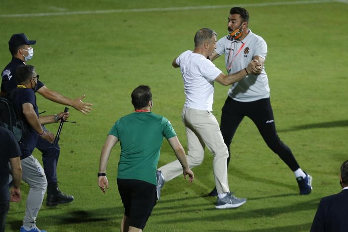 Galatasaraylılar soruyor: Fatih Terim'e 6 maç ceza haksızlık değil mi