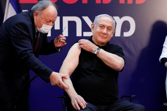 İsrail Başbakanı Netanyahu, canlı yayında koronavirüs aşısı oldu