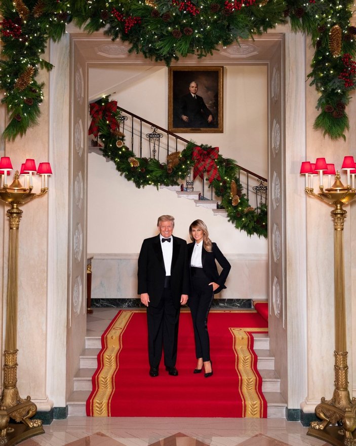 Donald Trump ve eşinden Beyaz Saray’da son kare