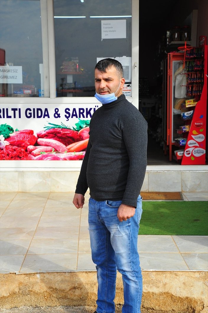 Antalya'da hırsız, müşteriye ekmek sattı
