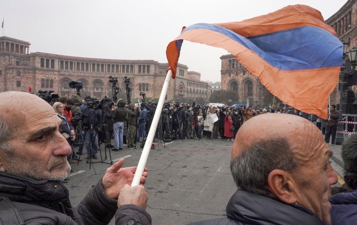 Ermenistan'da Nikol Paşinyan'ın istifasını isteyen muhaliflerden protesto