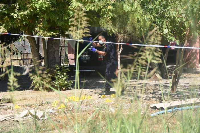 Antalya'da iki kişiyi öldürüp, üç kişiyi yaralayan saldırganın cezası belli oldu