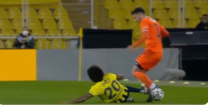 Rıdvan Dilmen: Hakem maçı Başakşehir'den aldı, Fenerbahçe'ye verdi