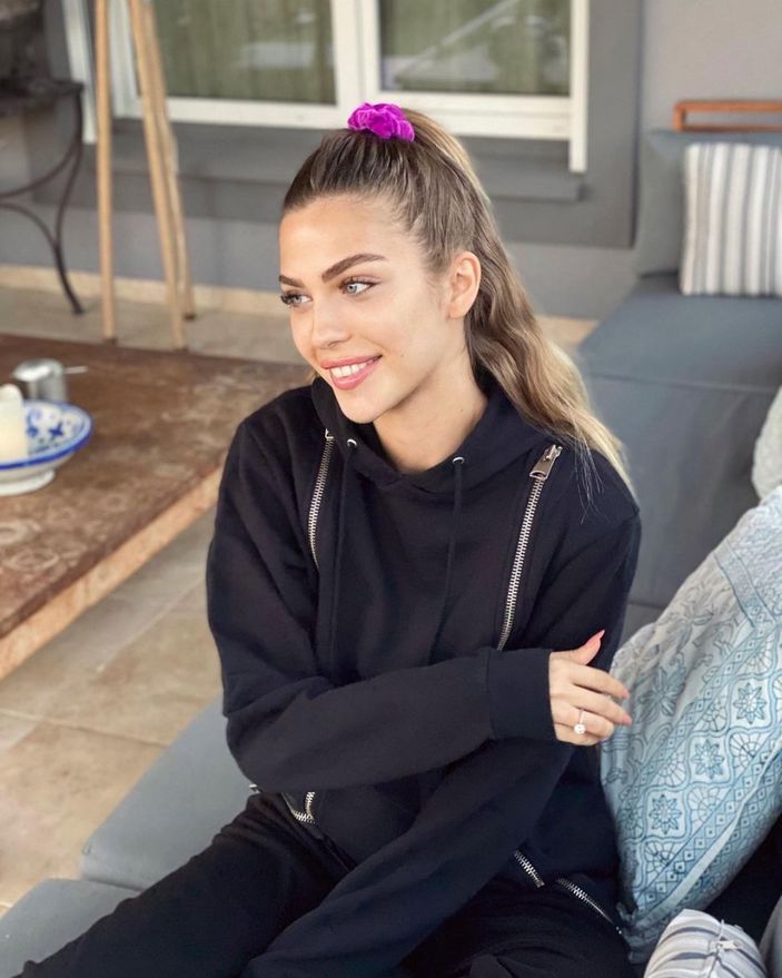 Yasemin Şefkatli: Pijamalarını çıkarabilene helal olsun