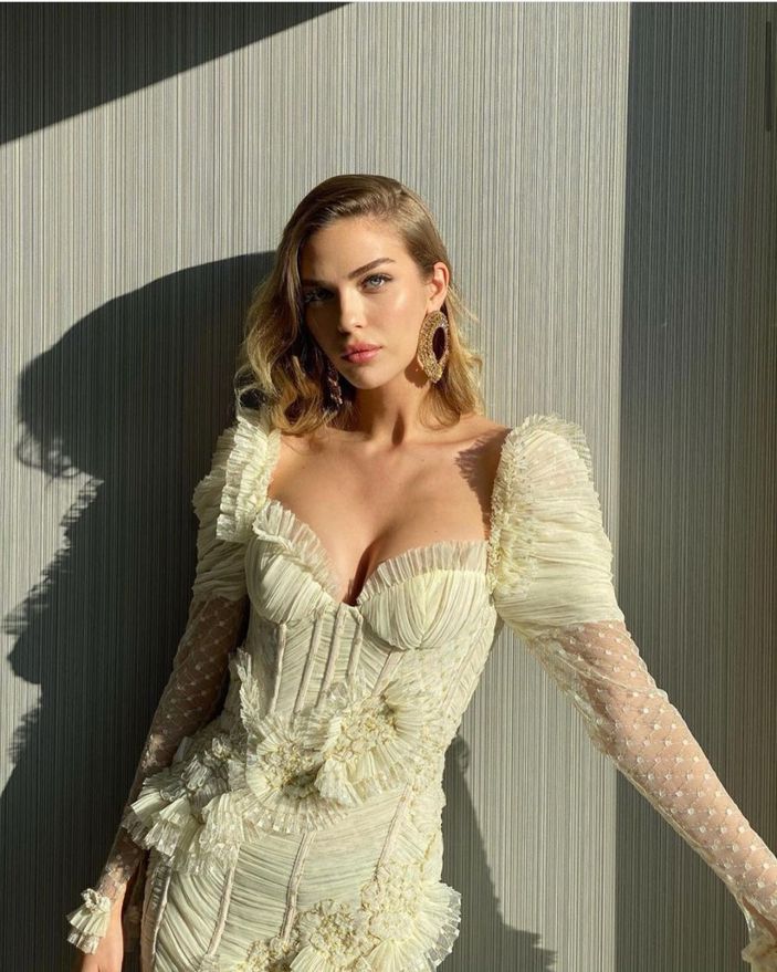 Yasemin Şefkatli: Pijamalarını çıkarabilene helal olsun