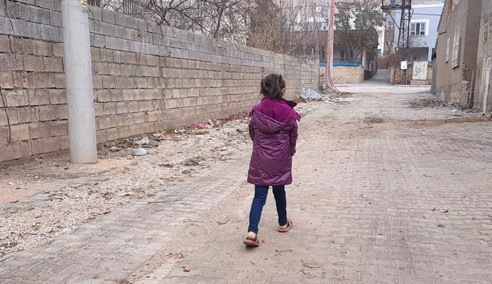 Mardin'deki öğrenci, ders için her gün 1 kilometre yürüyor