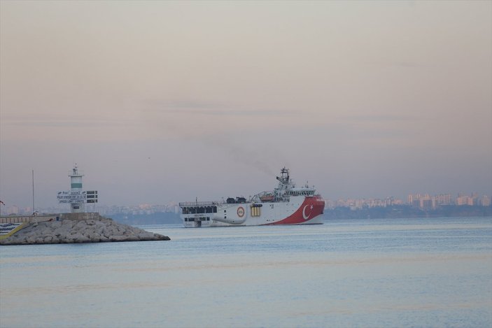 Oruç Reis, Antalya Limanı'ndan ayrıldı