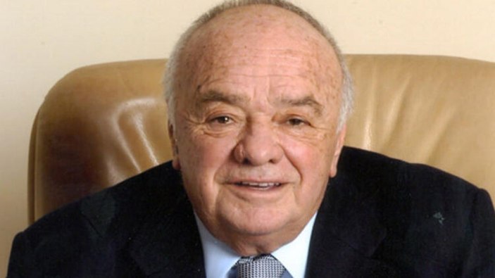 Şarık Tara