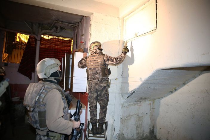 a Adana'da DEAŞ operasyonu: 3 gözaltı
