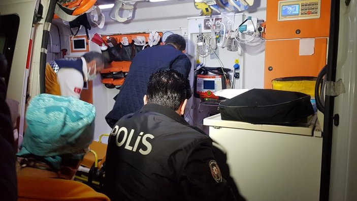 Bursa’da alkollü sürücü durakta bekleyen kadına çarptı