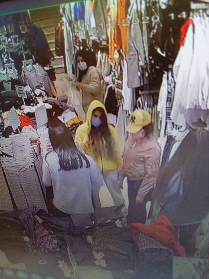 Okmeydanı'nda alışveriş yapan kadının cep telefonu saniyeler içinde çalındı