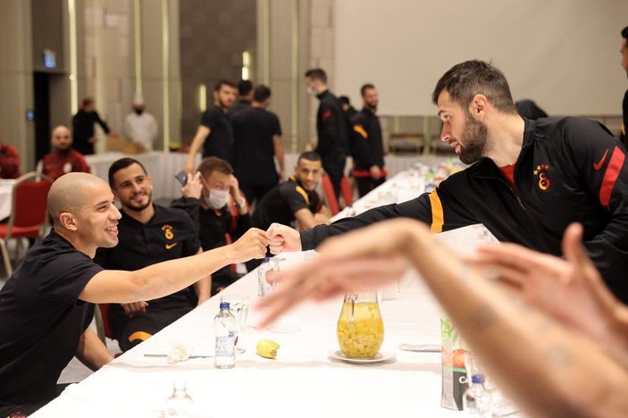 Sofiane Feghouli'nin doğum günü kutlandı