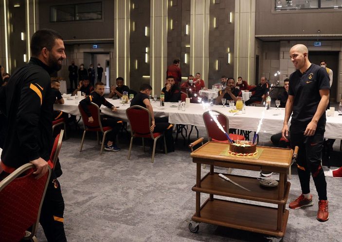 Sofiane Feghouli'nin doğum günü kutlandı