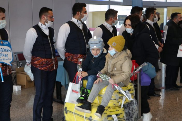 Erzurum’da kayak sezonu açıldı: Ukrayna’dan ilk kafile geldi