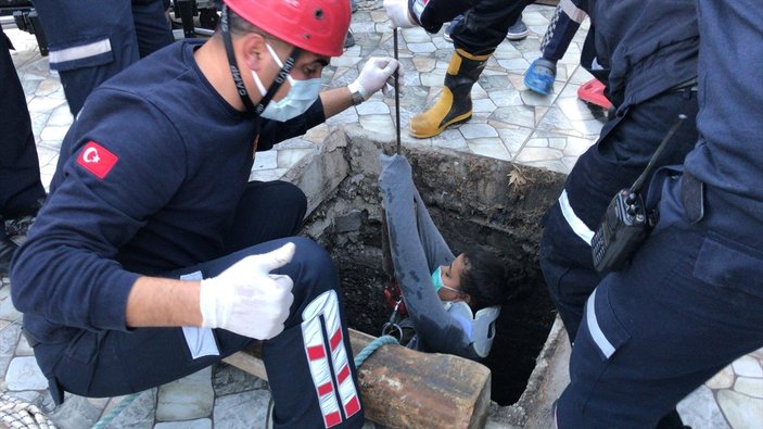 Adana hamile kadın kanalizasyon çukuruna düştü