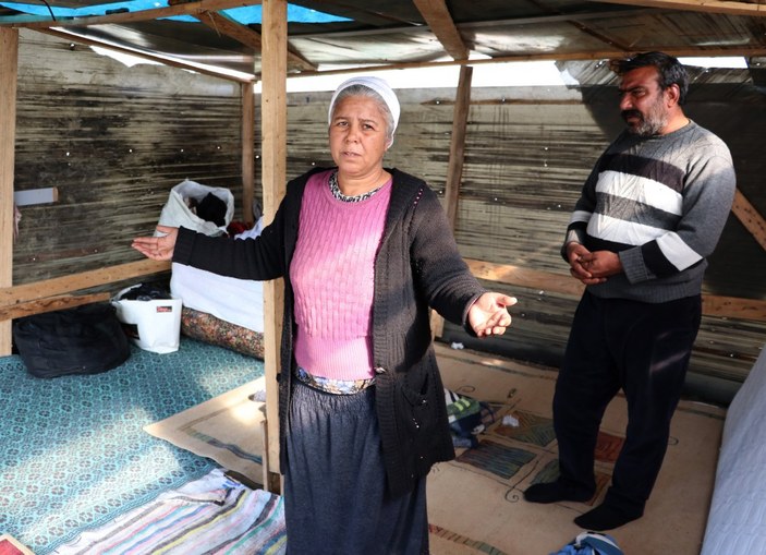 Adana'da evleri yanan ailenin kaldığı çadırı soydular