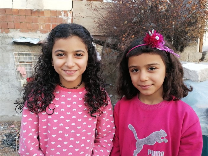 Ankara'da göçmen çocuklar için saç kesimi etkinliği