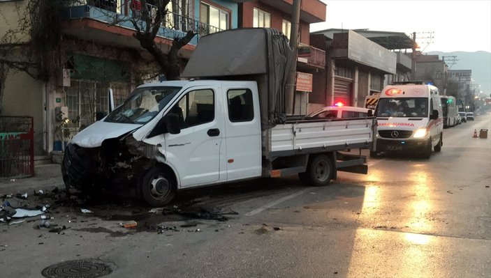 Bursa’da sosyal medyada canlı yayın yaparken kazayı görüntüledi