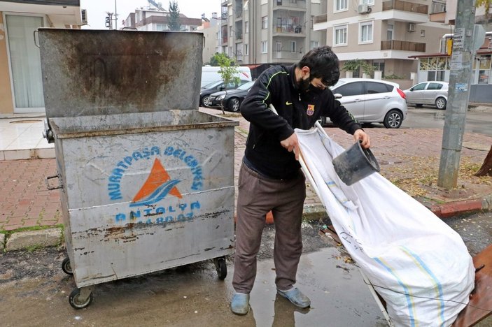 Antalya'da plastik toplayarak hazırlandığı KPSS’den 96,5 puan aldı