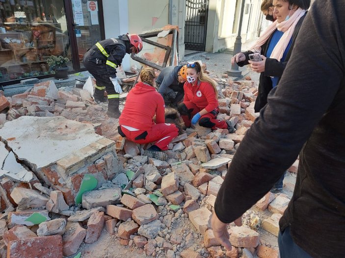 Hırvatistan'da 6.3 büyüklüğünde deprem