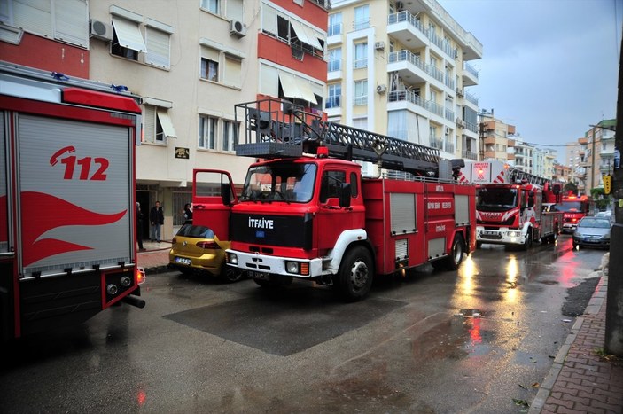 Antalya'da madde bağımlısı şahıs evini ateşe verdi