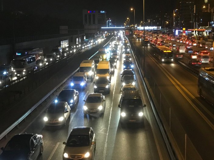 İstanbul’da trafik yoğunluğu yüzde 70 seviyesine çıktı