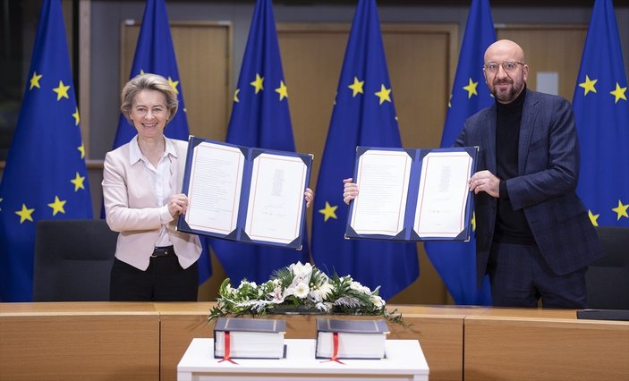 Avrupa Birliği, İngiltere ile ticaret anlaşmasını imzaladı