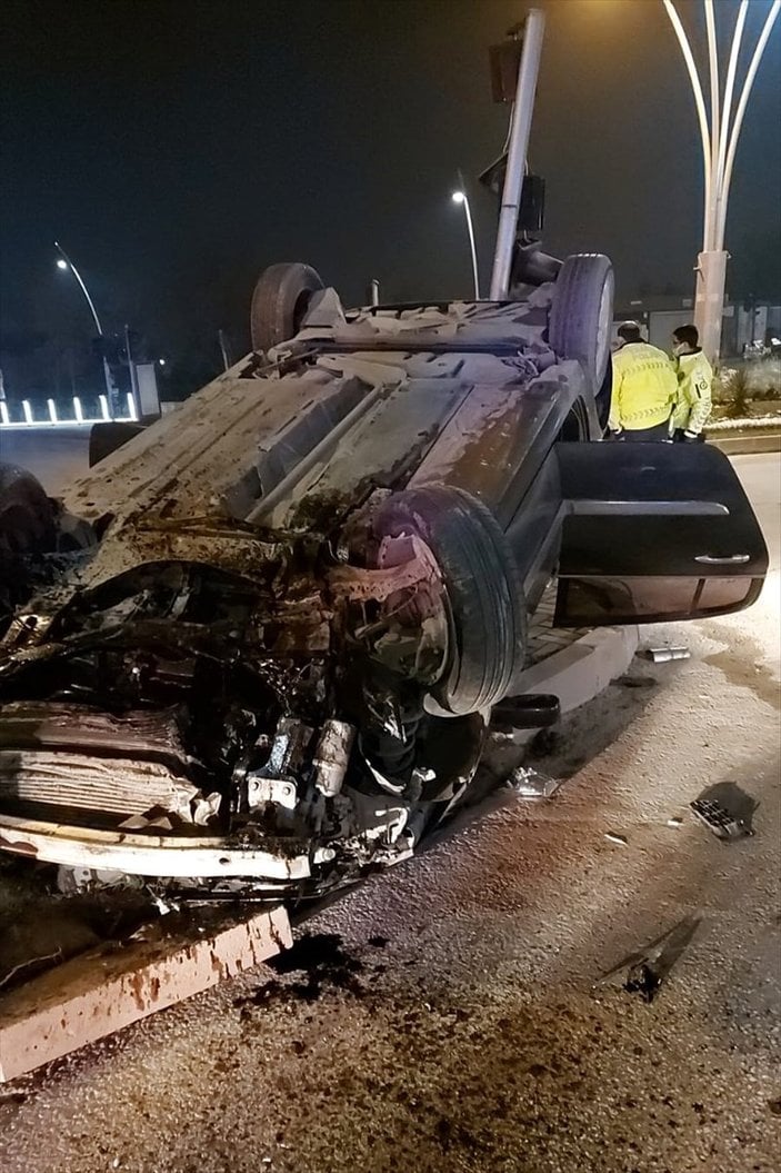 Elazığ'da çaldığı araçla kaza yapan şüpheli yaralandı