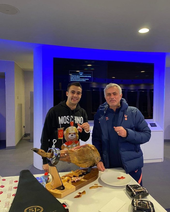 Reguilon: Mourinho Noel Günü kapıma yemek bıraktı