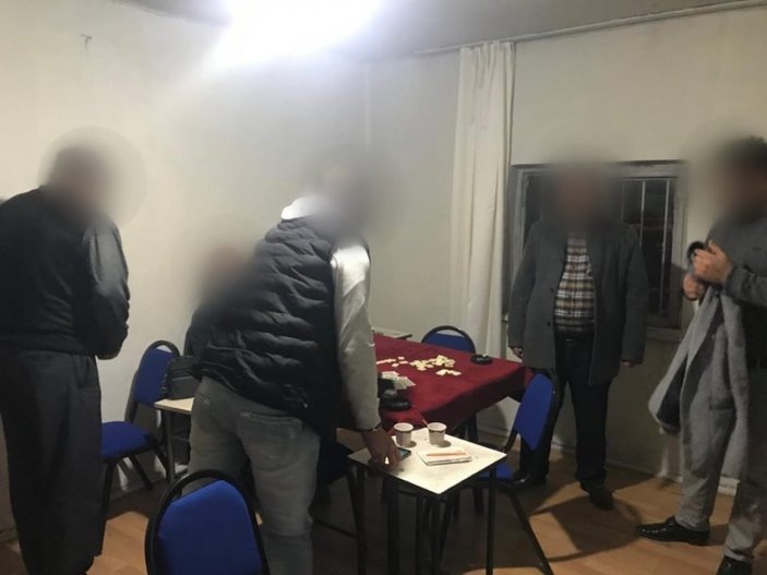 Aksaray'da mandıradaki evde okey oynayan 9 kişiye ceza