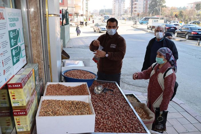 d Kuruyemişe ilgi yoğun