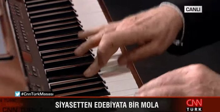 Hakan Bayrakçı'dan canlı yayında piyano resitali
