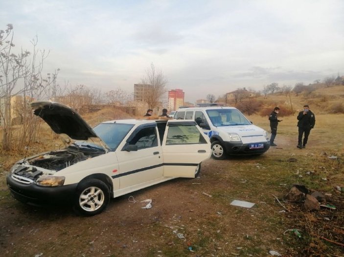 Kayseri'de otomobil hırsızları çaldıkları araçta pizza yerken yakalandı